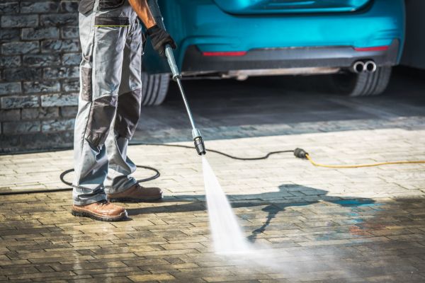 Cost of Driveway Pressure Washing in Stamford