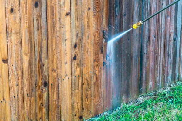 Cost of Fence Pressure Washing in Stamford