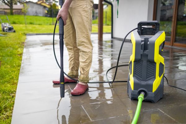 Cost of Porch Pressure Washing in Stamford