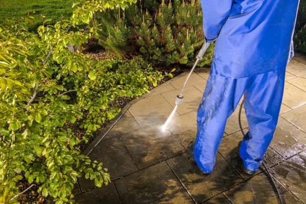 Cost of Hardscape Cleaning in Stamford