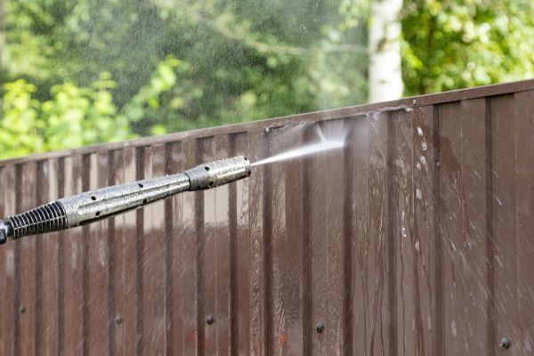 Cost of Vinyl Fence Cleaning in Stamford