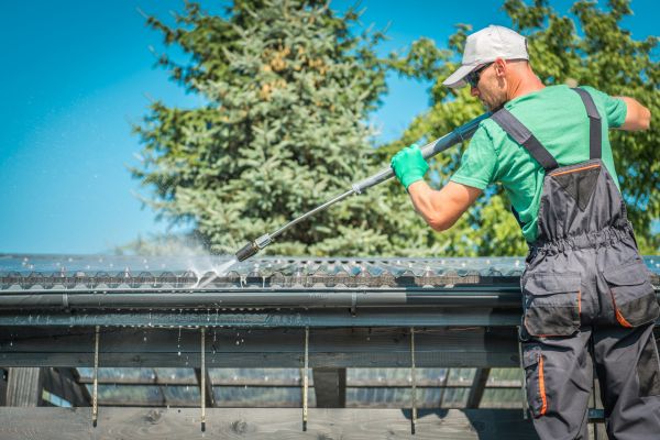 Cost of Gutter Power Washing in Stamford