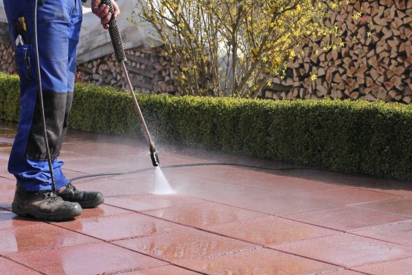 Cost of Driveway Pavers Cleaning in Stamford