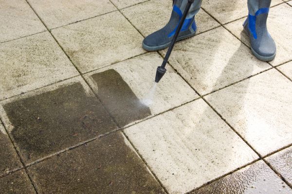 Cost of Outdoor Concrete Cleaning in Stamford